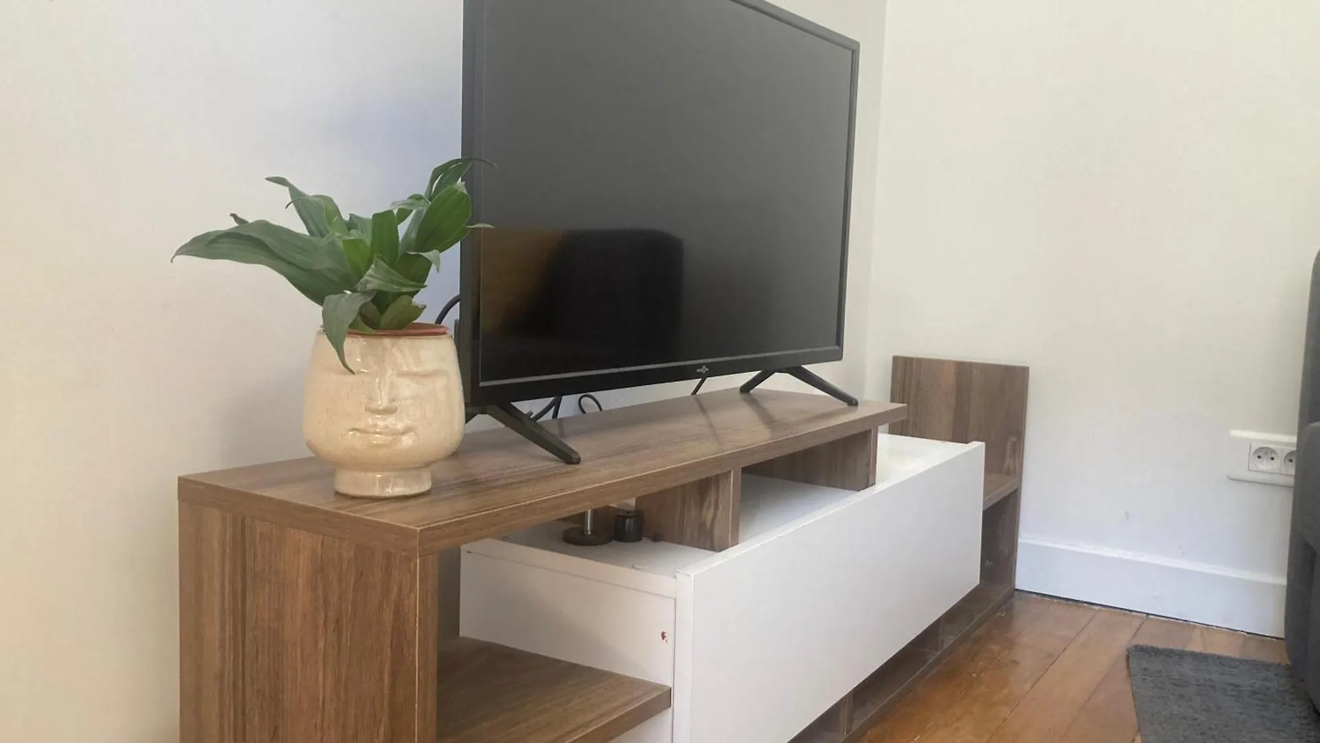 Apartament Lovely Paris Appartment